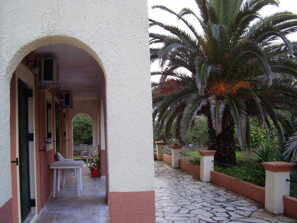 Dixtia Apartments Agios Georgios Pagon Værelse billede